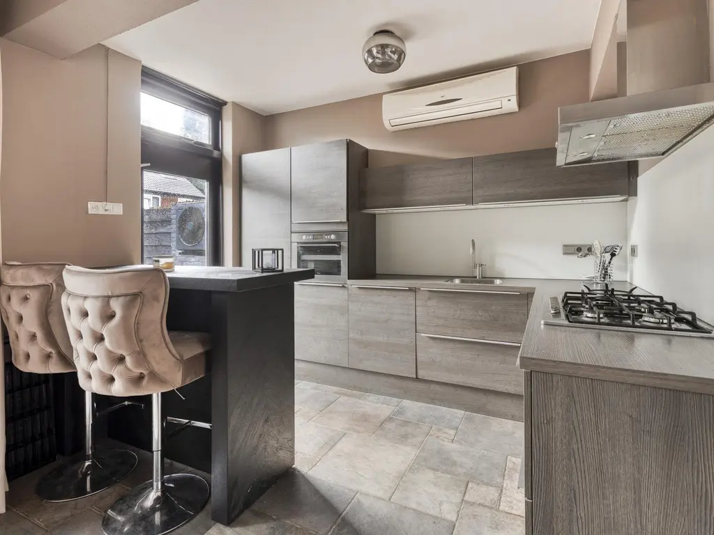 Wijnruitweg 98, TILBURG