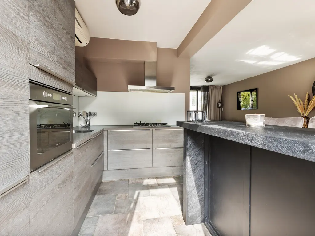 Wijnruitweg 98, TILBURG