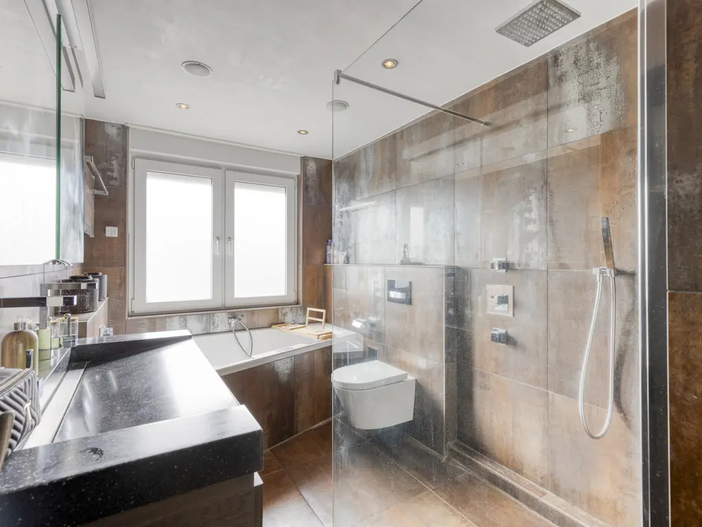 Wijnruitweg 98, TILBURG