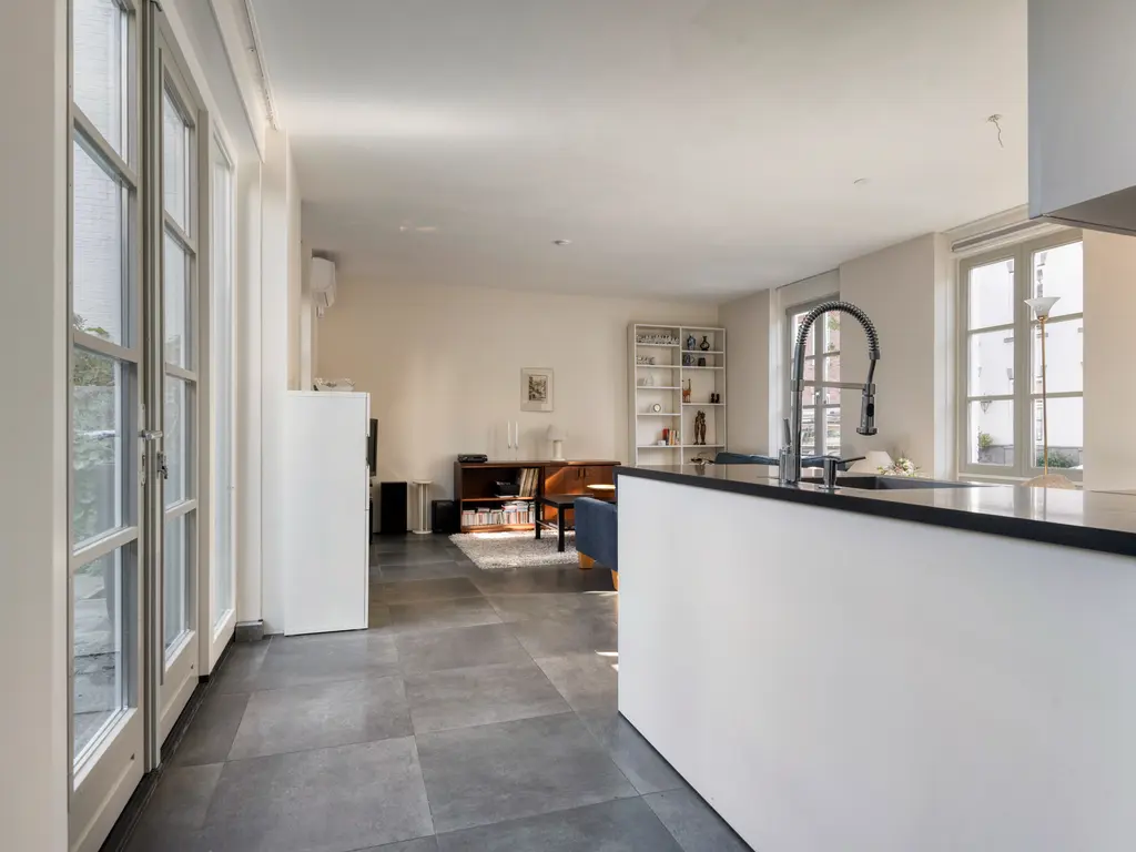 Koolstraat 24, HELMOND