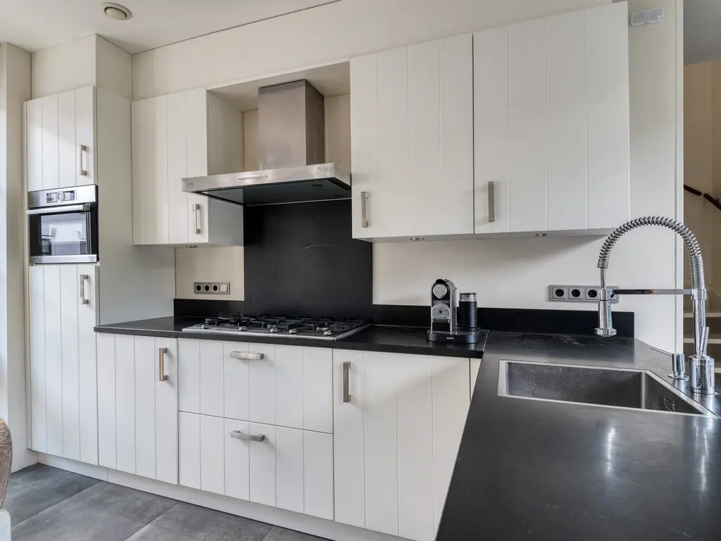 Koolstraat 24, HELMOND