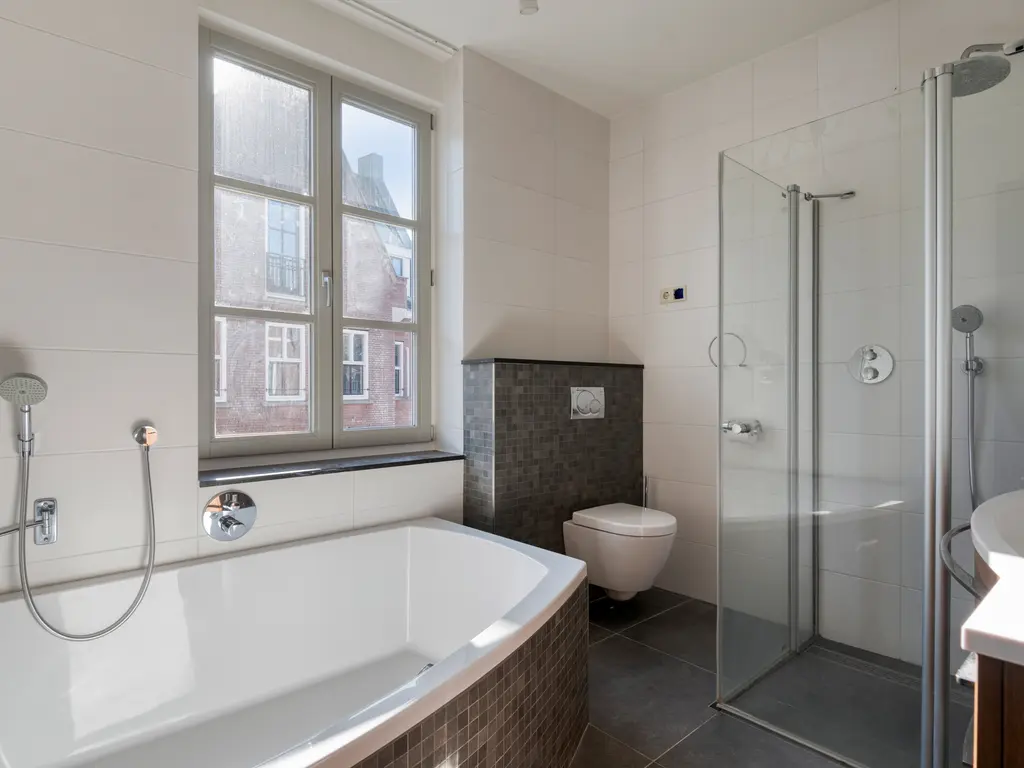 Koolstraat 24, HELMOND