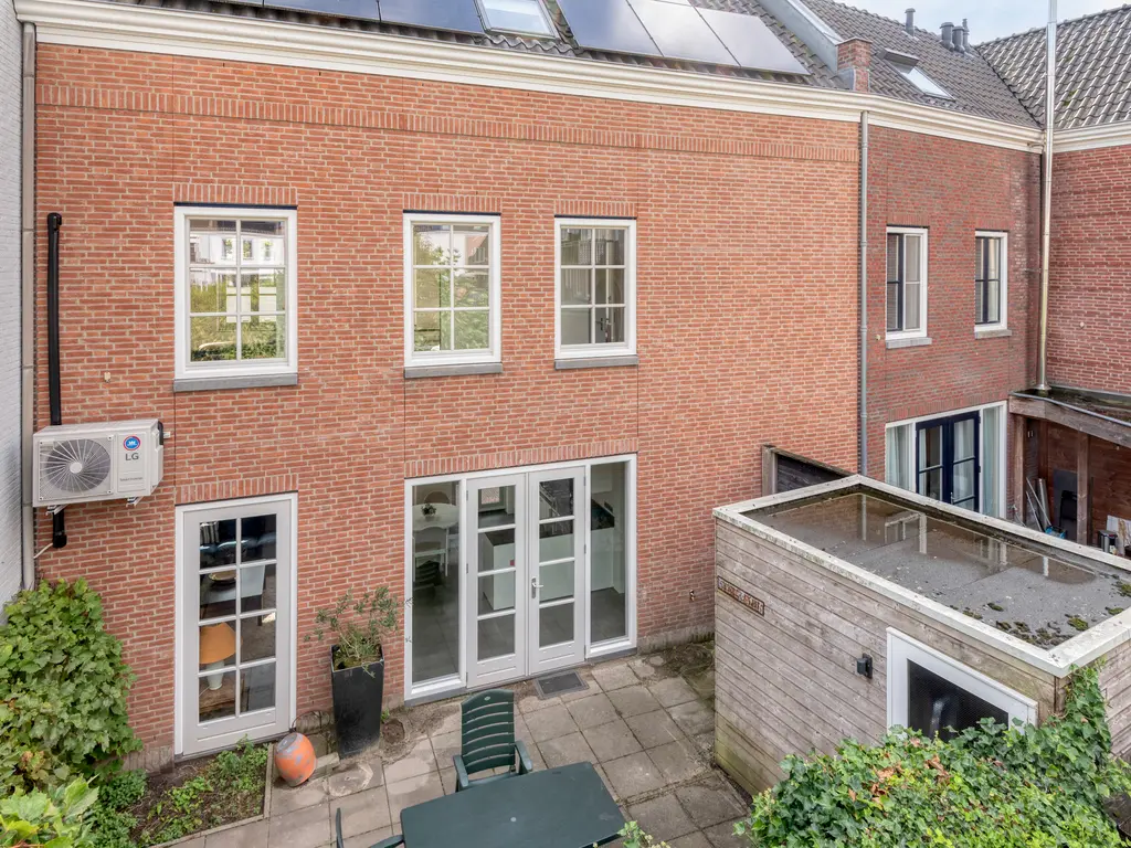 Koolstraat 24, HELMOND