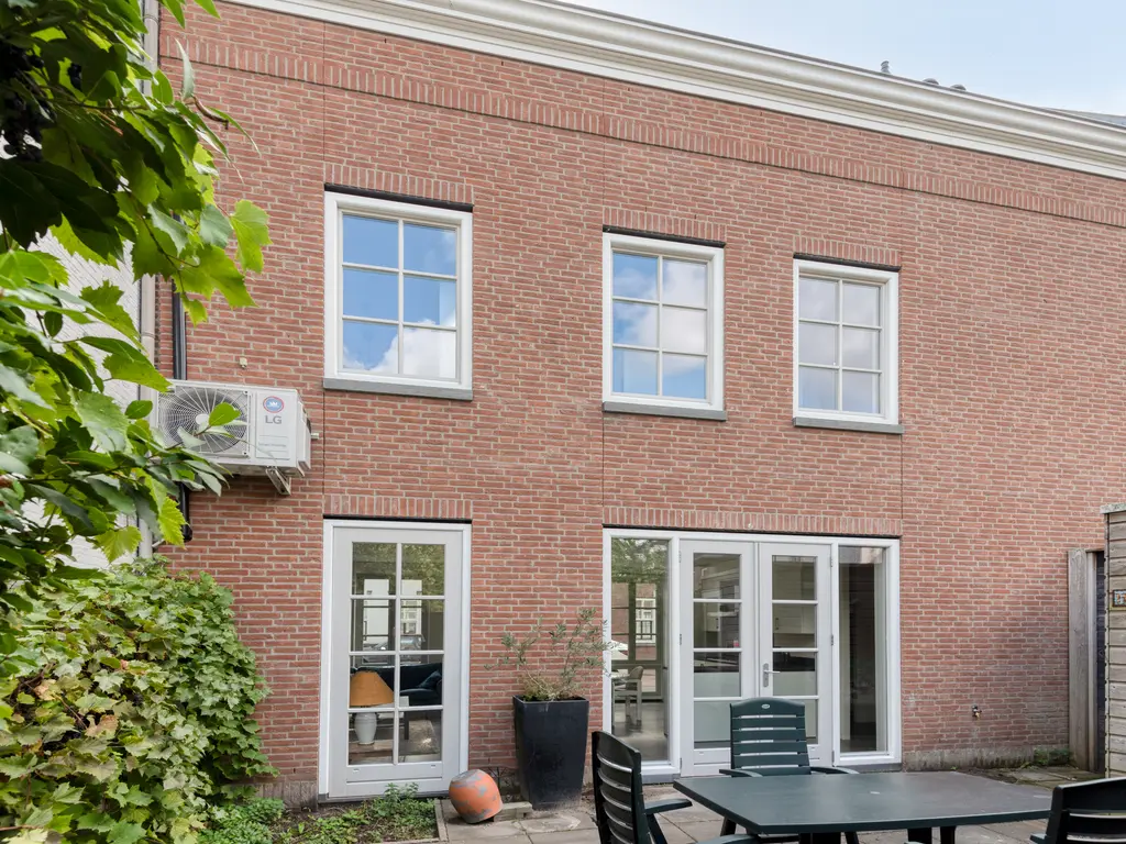 Koolstraat 24, HELMOND