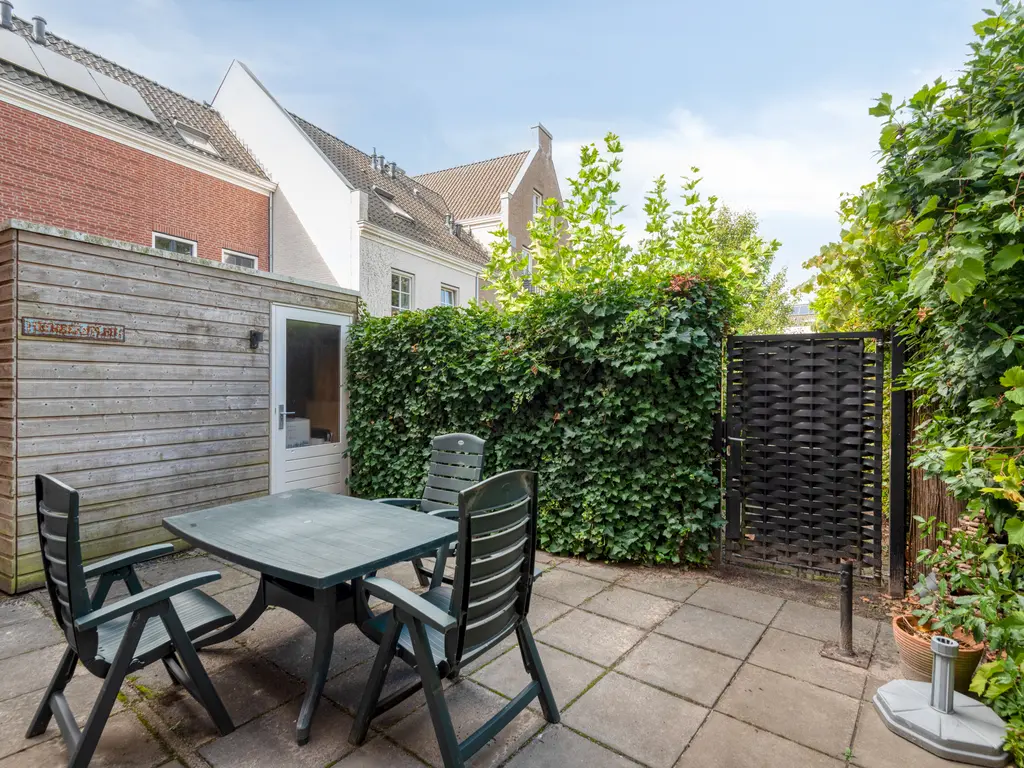 Koolstraat 24, HELMOND