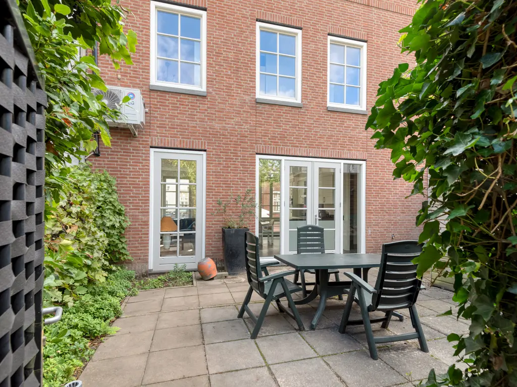 Koolstraat 24, HELMOND