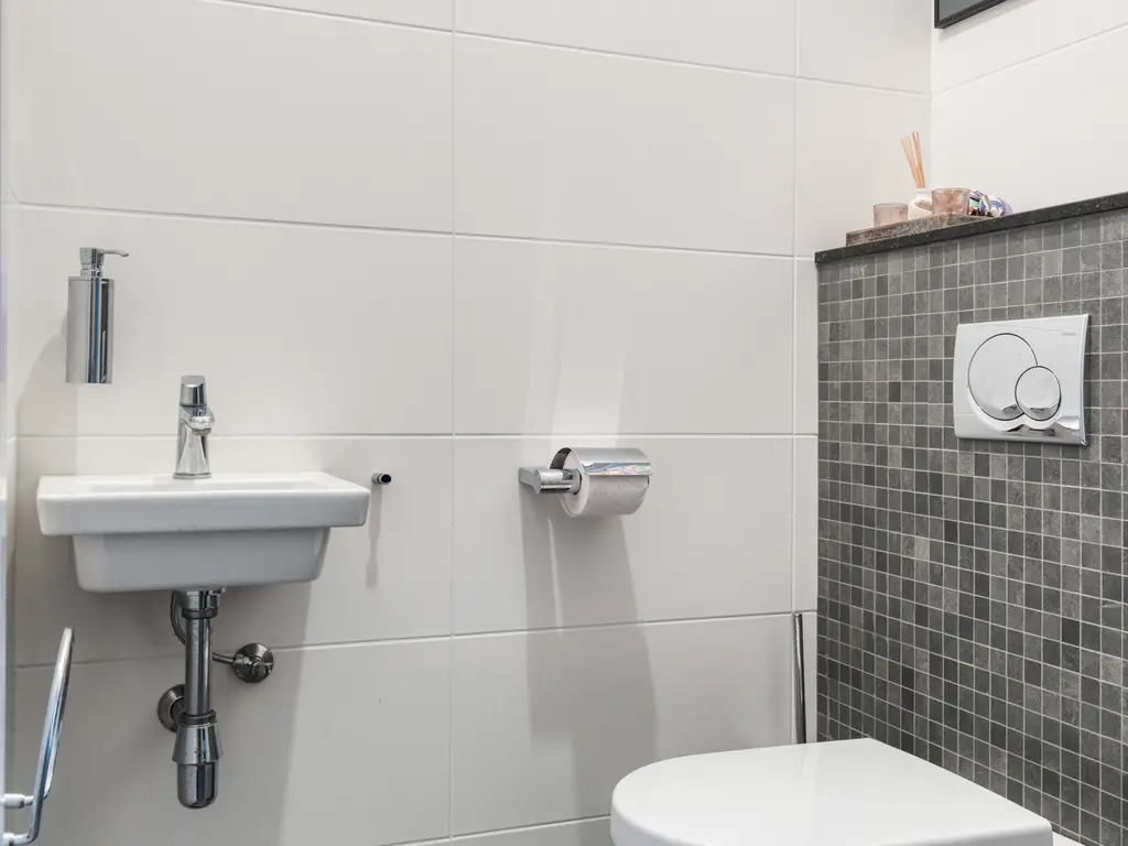 Koolstraat 24, HELMOND