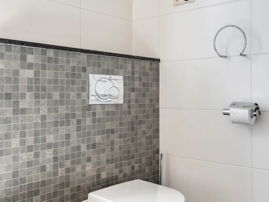 Koolstraat 24, HELMOND