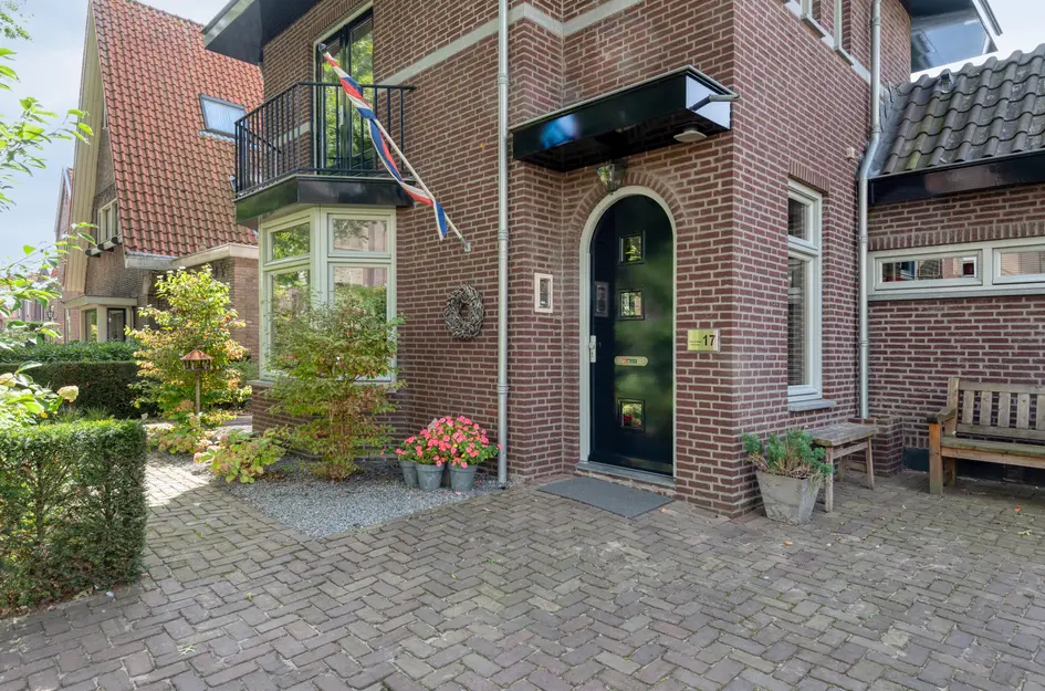 Dorpsstraat 17