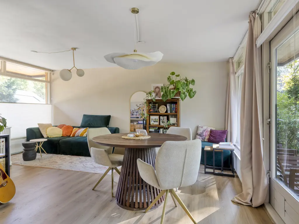 De Stille Wille 116, OOST WEST EN MIDDELBEERS