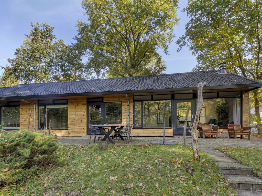 De Stille Wille 116, OOST WEST EN MIDDELBEERS