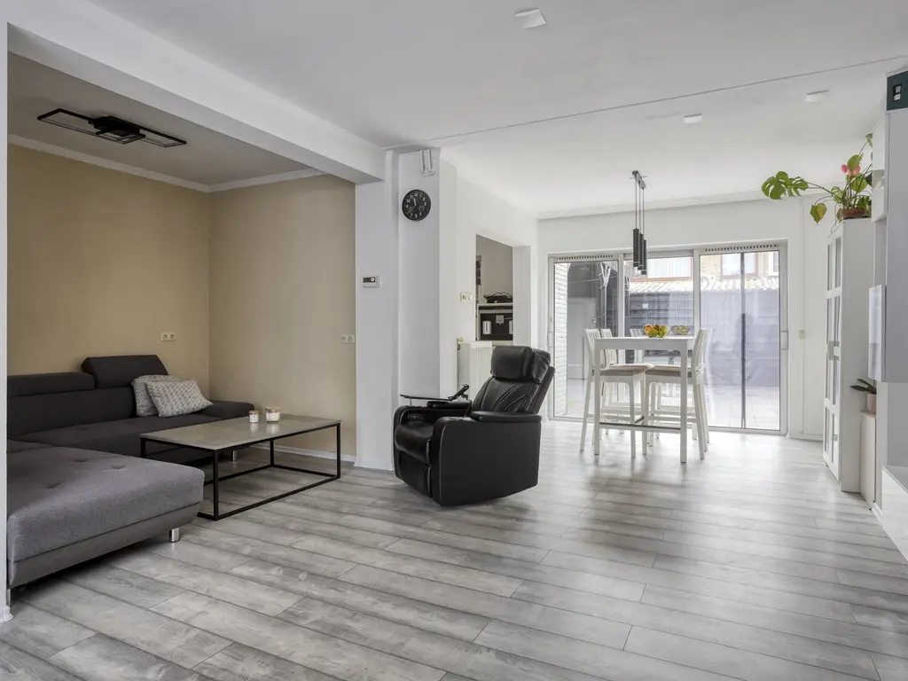 Hazelaarstraat 16, WAALWIJK