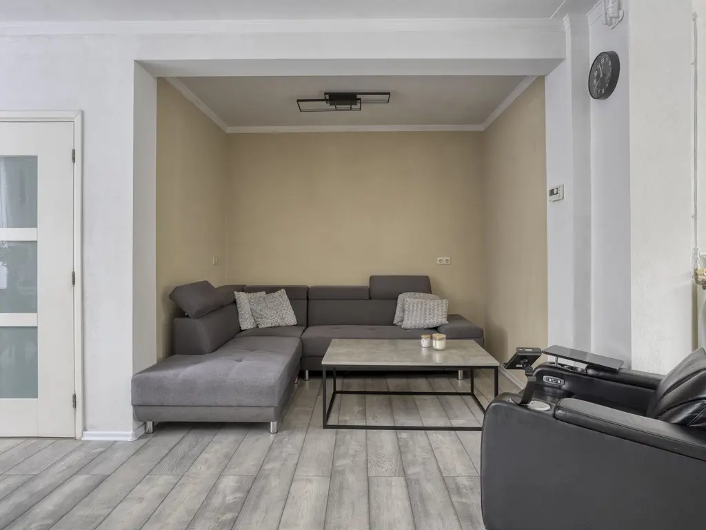 Hazelaarstraat 16, WAALWIJK