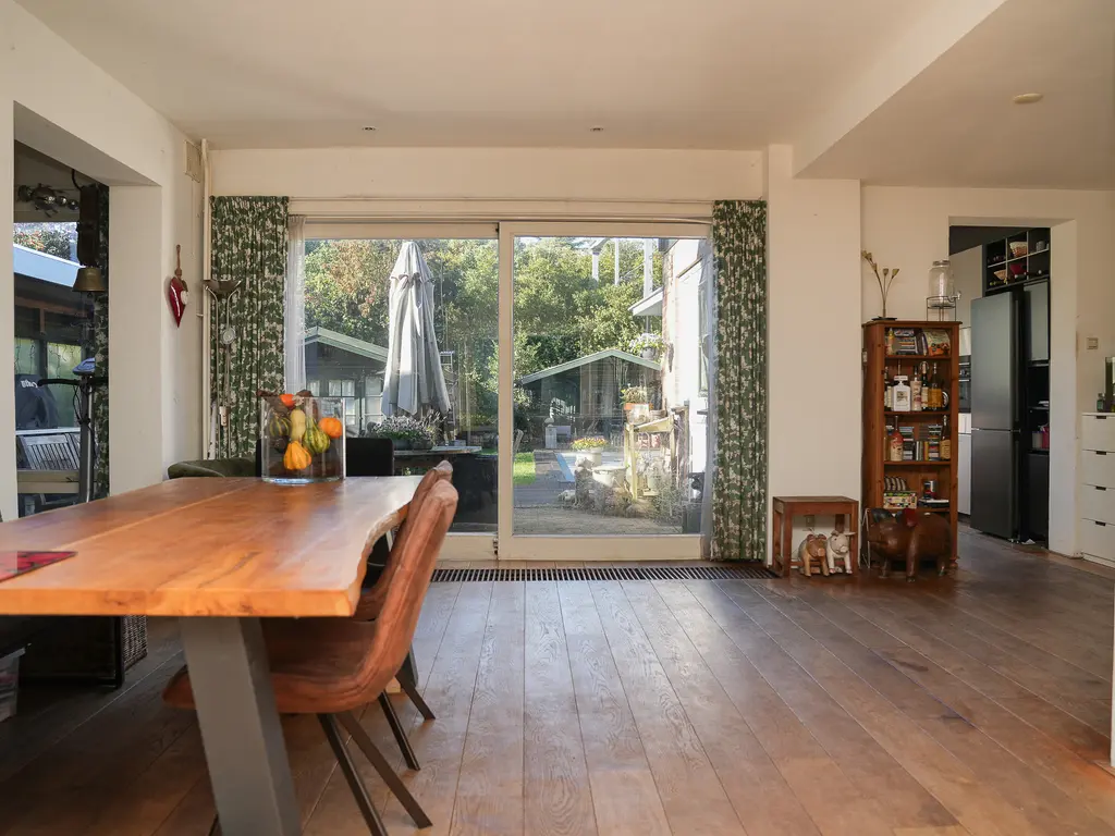 Juliana van Stolberglaan 26, NAARDEN