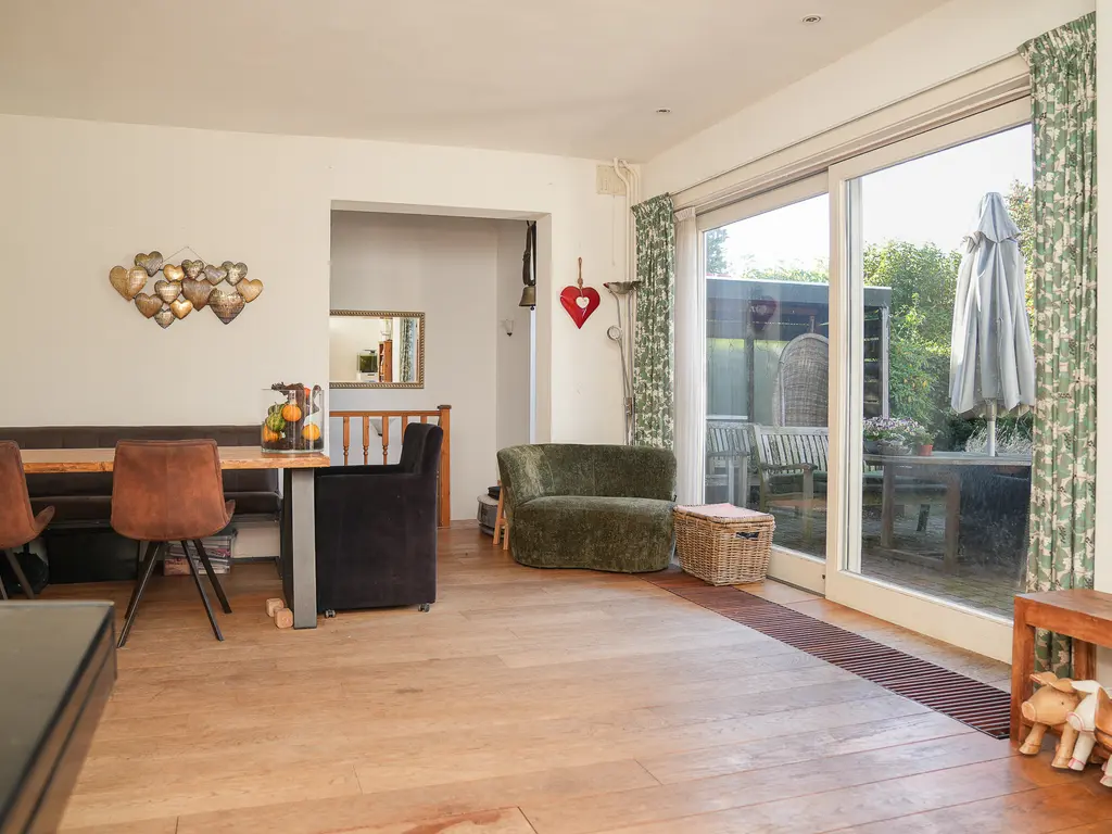 Juliana van Stolberglaan 26, NAARDEN