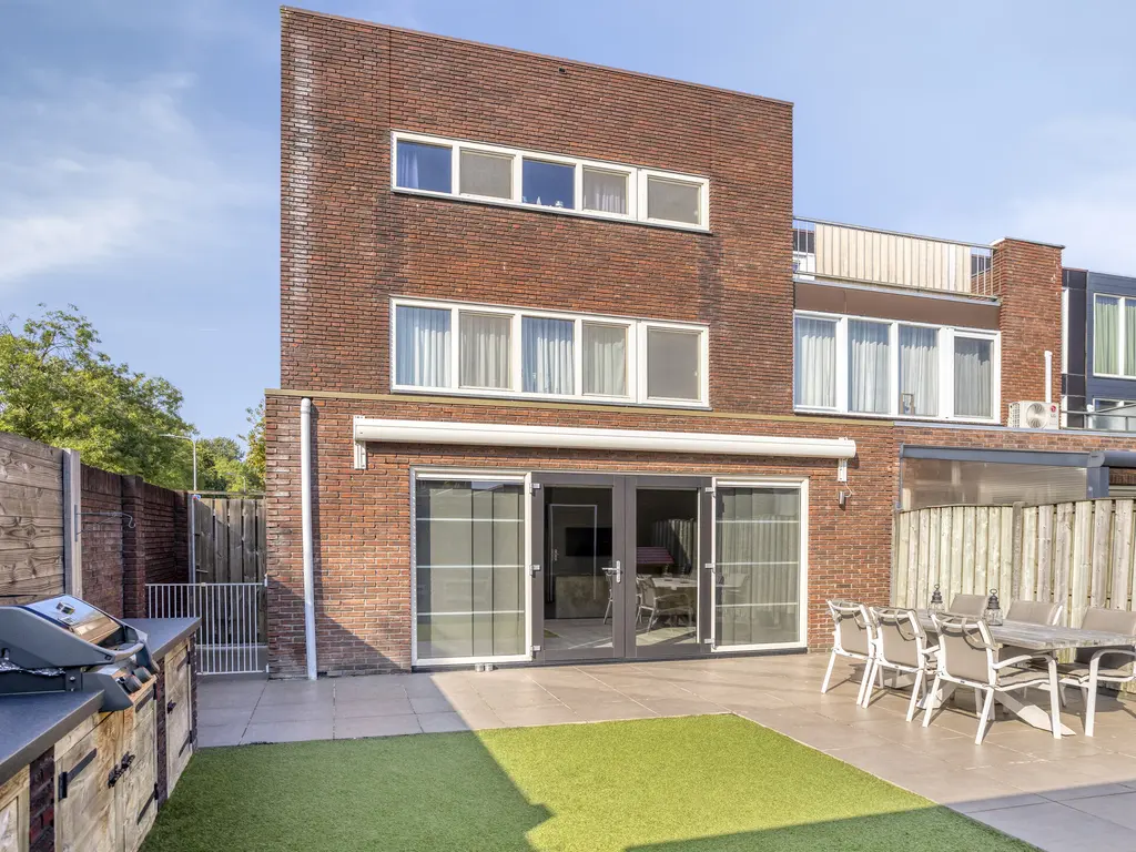 Spakenburglaan 76, TILBURG