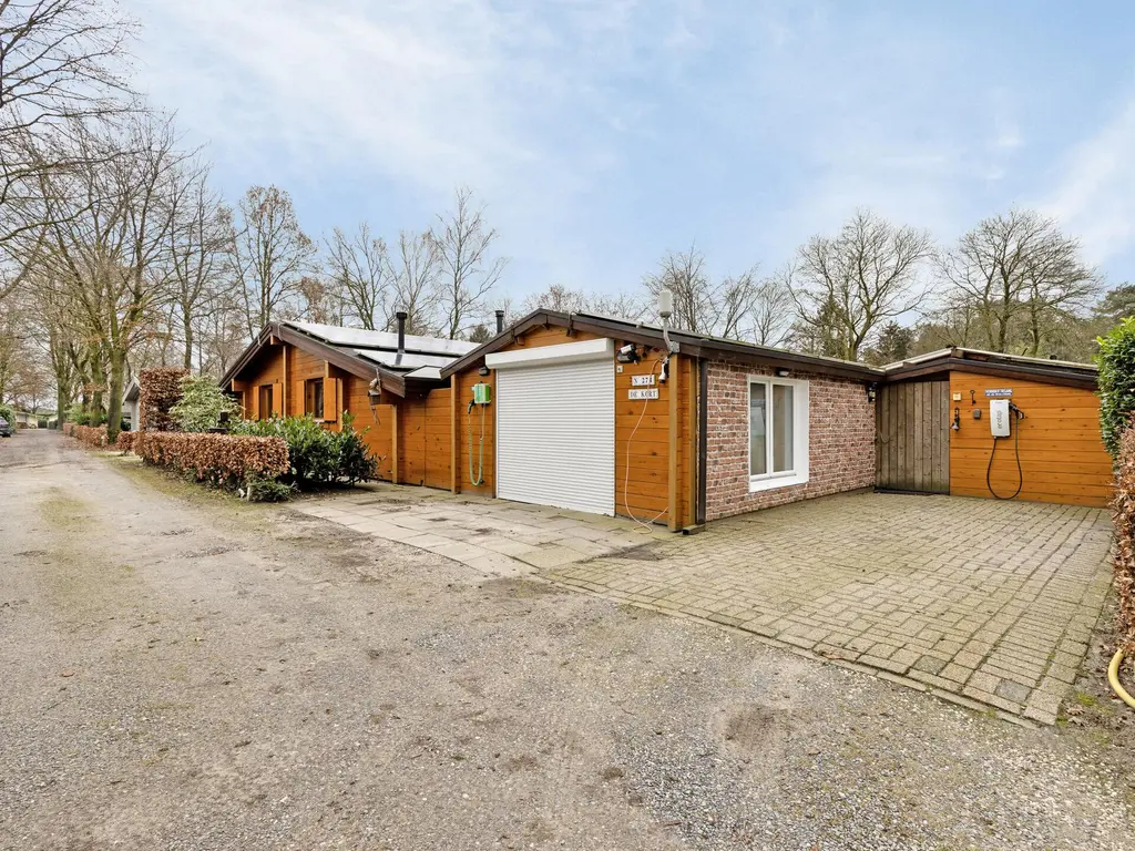 De Stille Wille 274, OOST WEST EN MIDDELBEERS