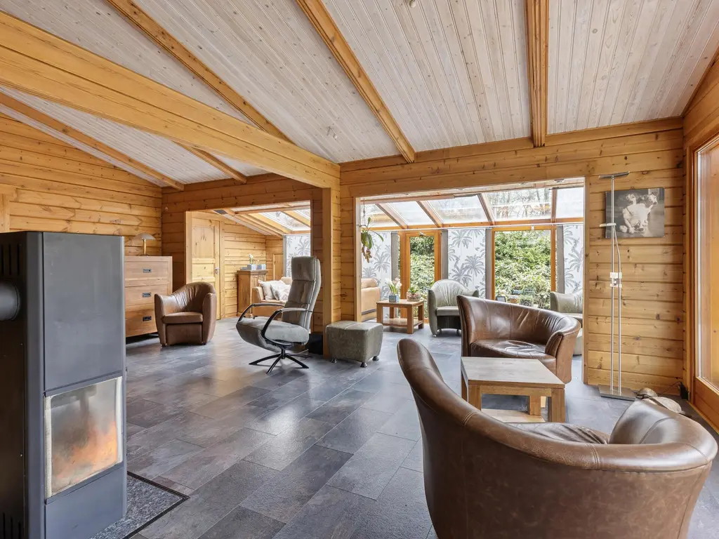 De Stille Wille 274, OOST WEST EN MIDDELBEERS