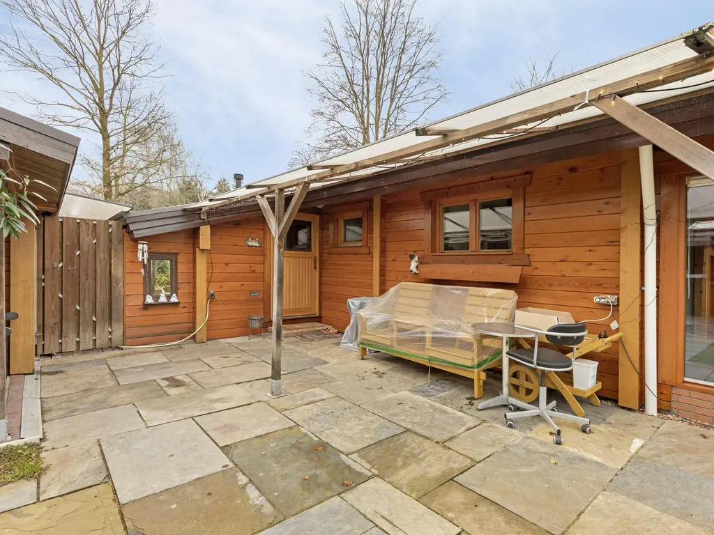 De Stille Wille 274, OOST WEST EN MIDDELBEERS