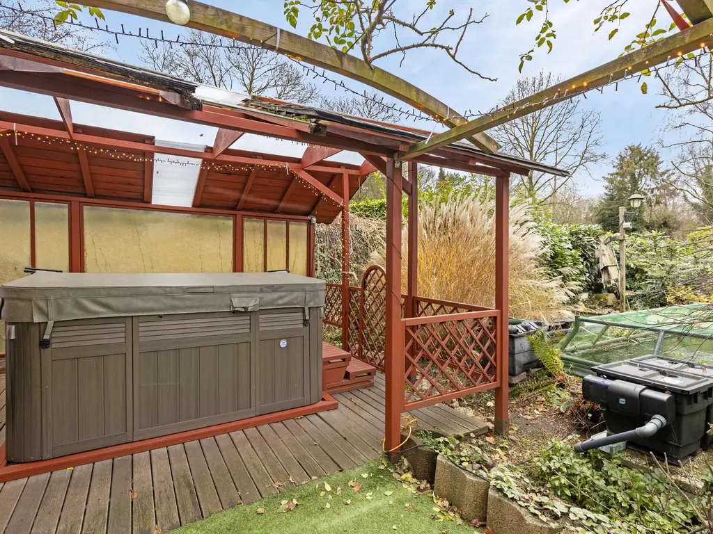 De Stille Wille 274, OOST WEST EN MIDDELBEERS