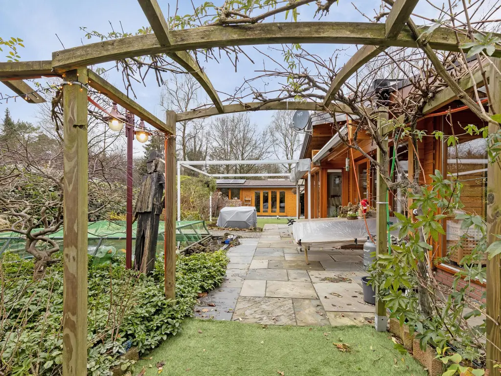 De Stille Wille 274, OOST WEST EN MIDDELBEERS