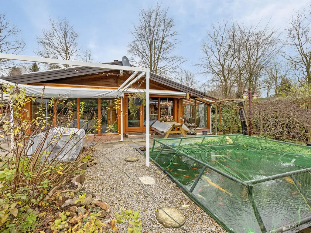 De Stille Wille 274, OOST WEST EN MIDDELBEERS