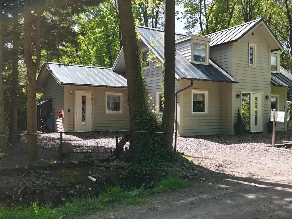 De Stille Wille 51, OOST WEST EN MIDDELBEERS