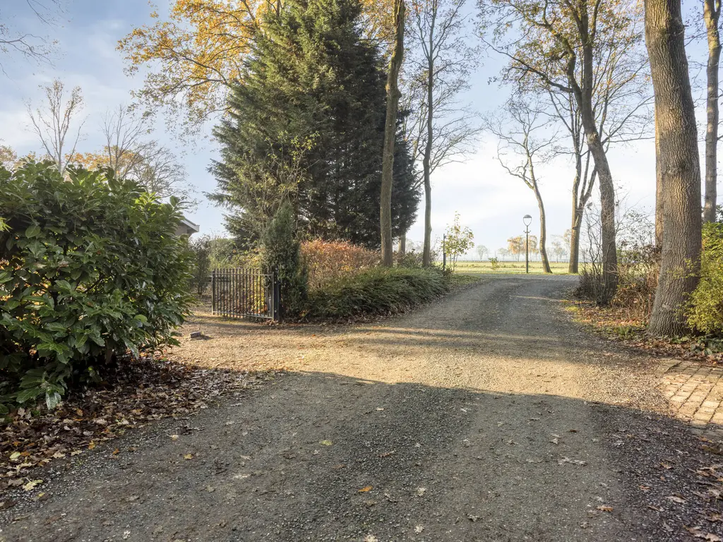 De Stille Wille 159, OOST WEST EN MIDDELBEERS