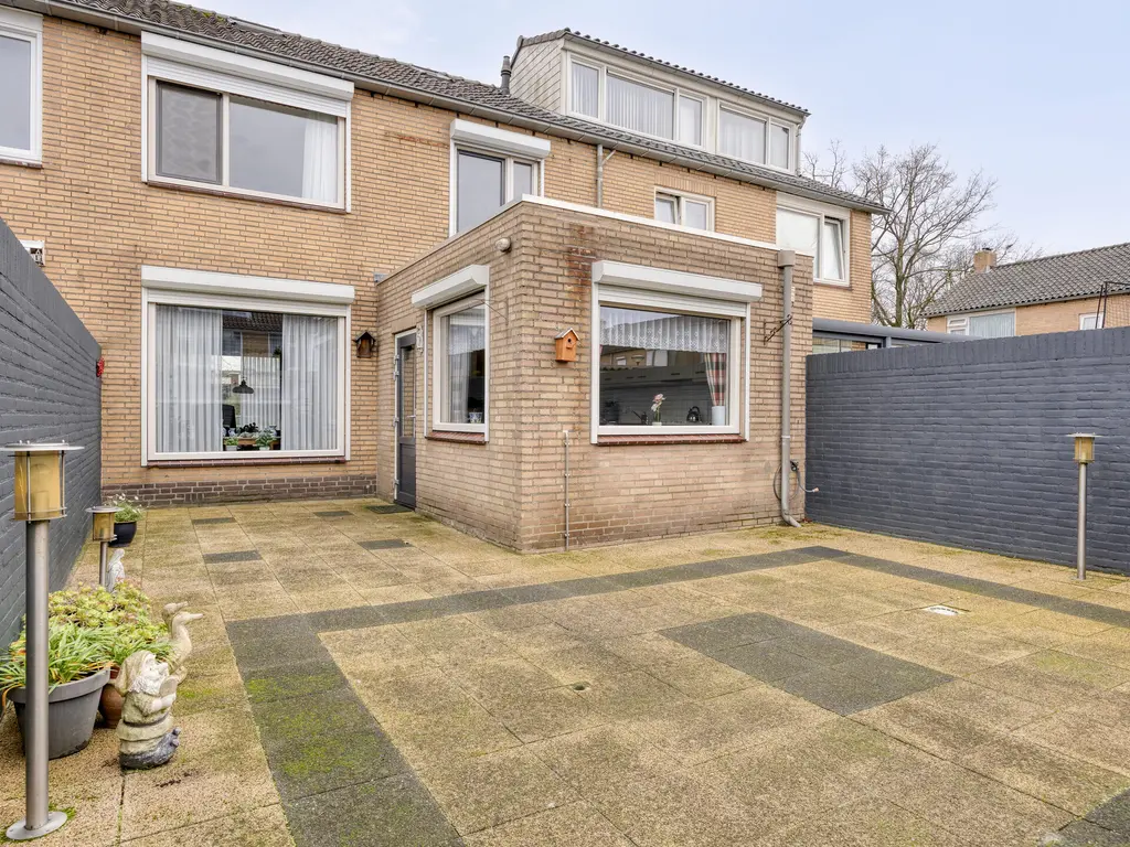 Eikenlaan 28, WAALWIJK