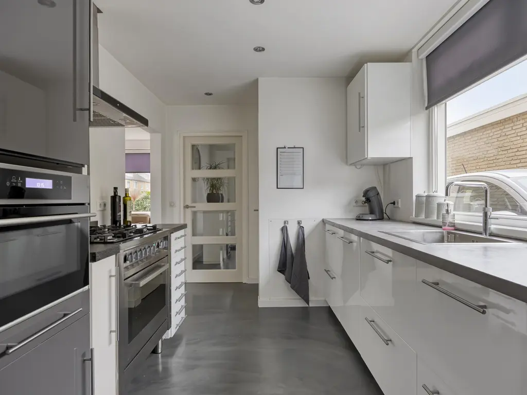 Seringenhof 28, WAALWIJK