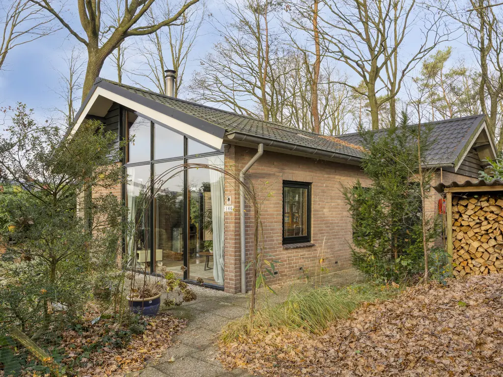 De Stille Wille 146, OOST WEST EN MIDDELBEERS