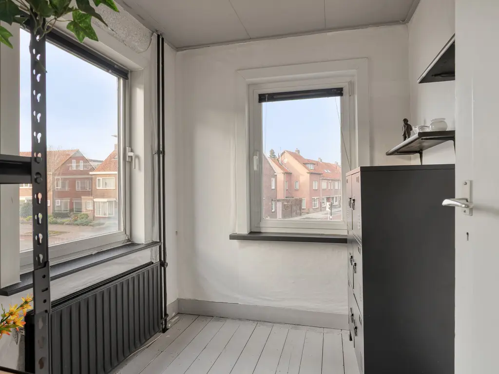 Kwaadeindstraat 100, TILBURG