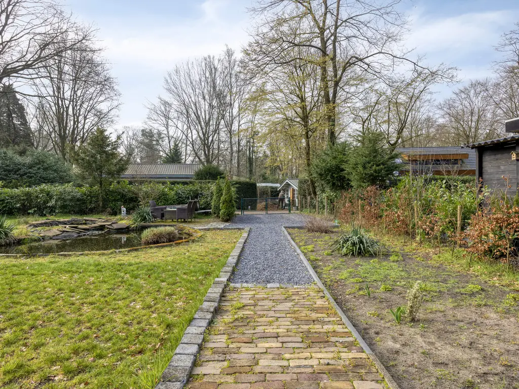 De Stille Wille 202, OOST WEST EN MIDDELBEERS