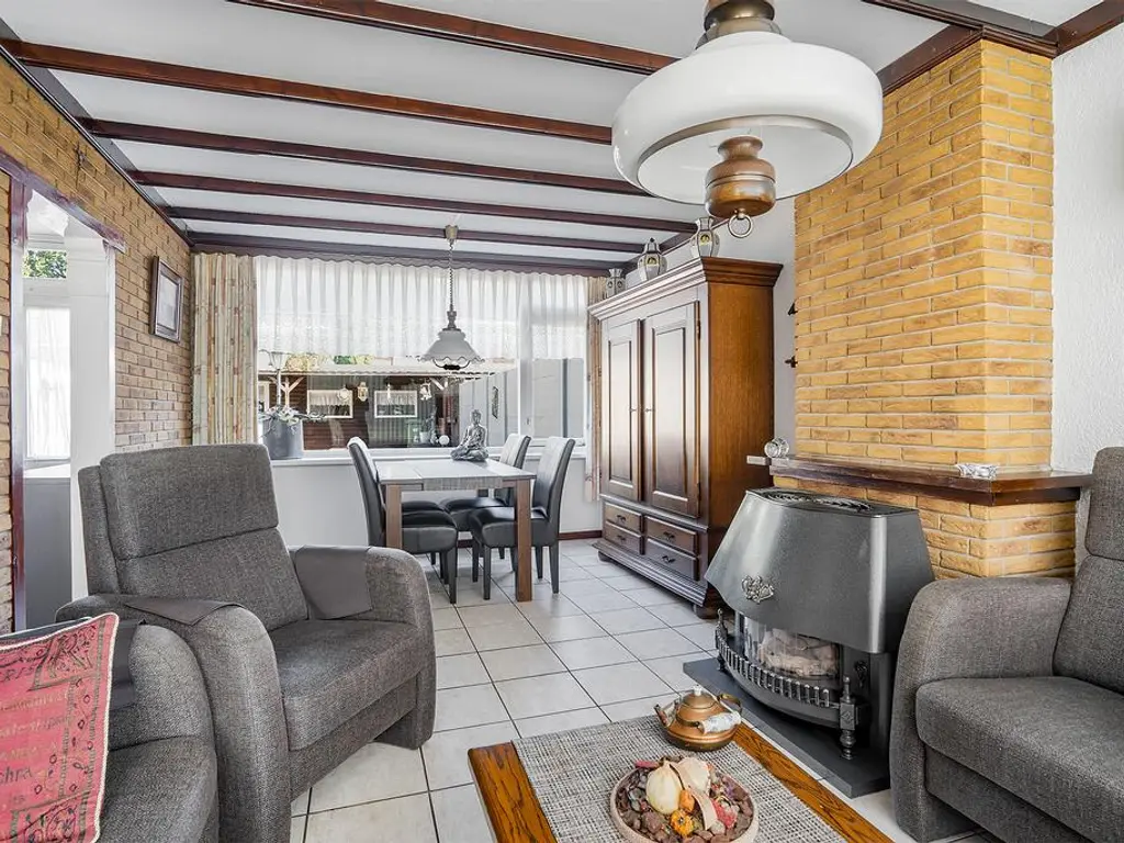 Averuitstraat 26, WAALWIJK