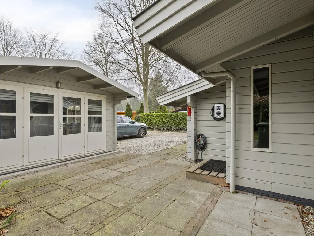 De Stille Wille 275, OOST WEST EN MIDDELBEERS