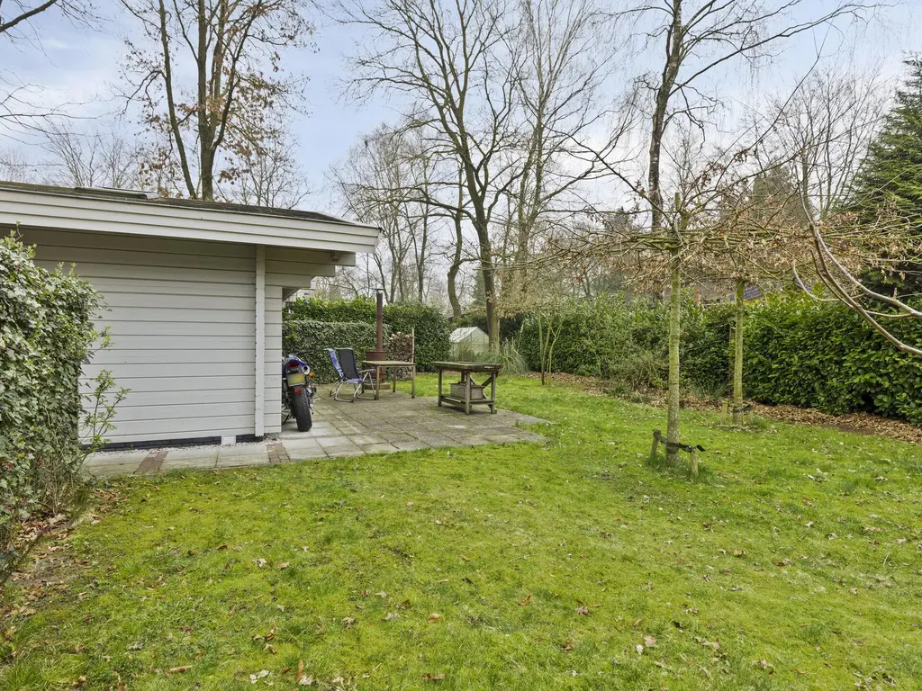 De Stille Wille 275, OOST WEST EN MIDDELBEERS