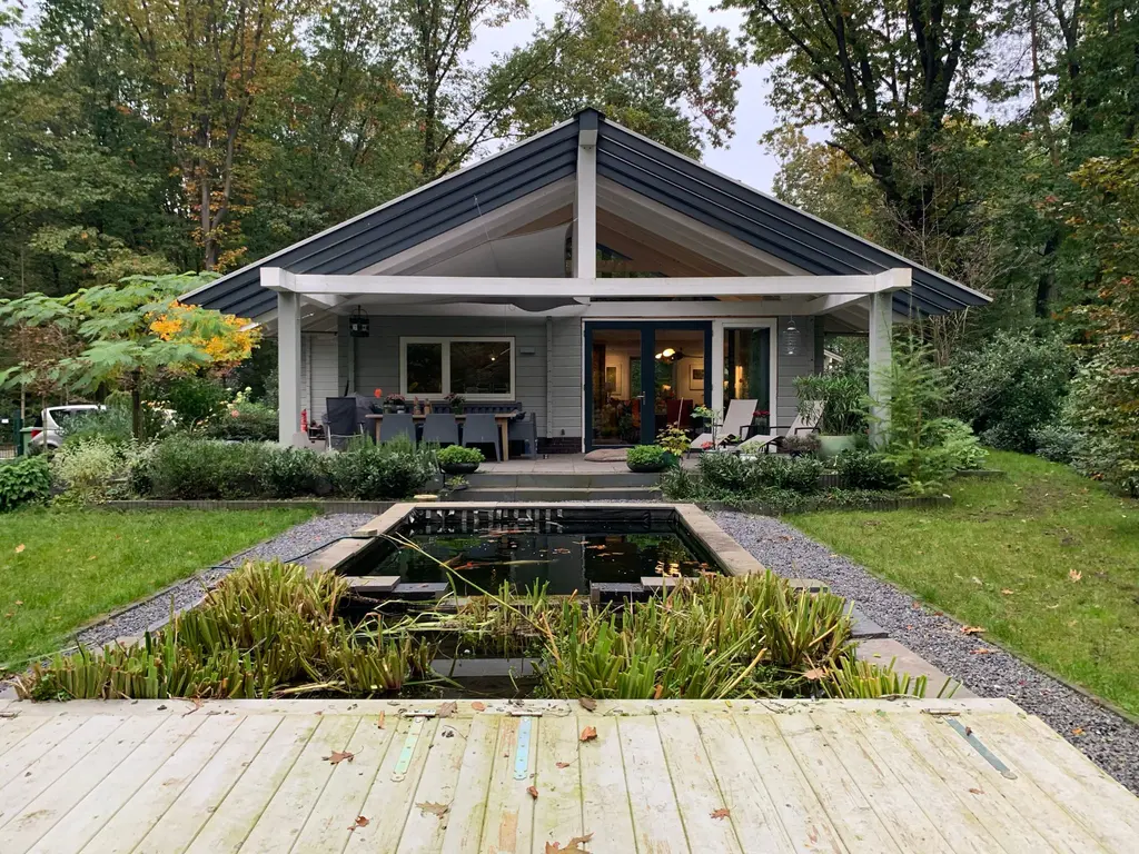 De Stille Wille 52, OOST WEST EN MIDDELBEERS