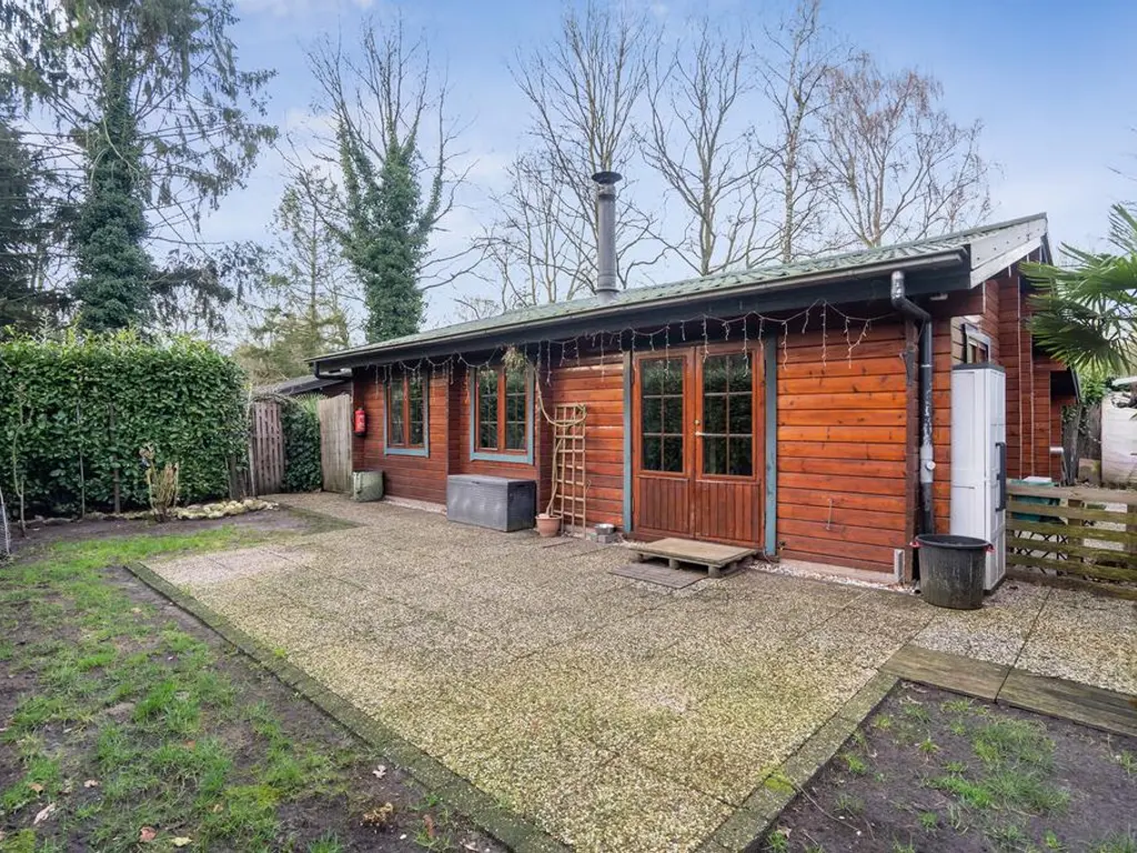 De Stille Wille 284, OOST WEST EN MIDDELBEERS