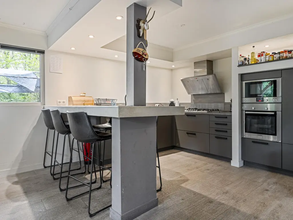 De Stille Wille 26, OOST WEST EN MIDDELBEERS