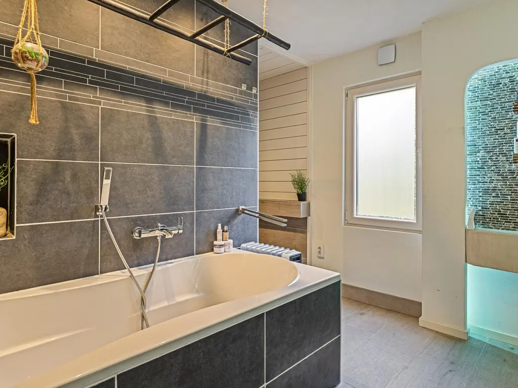 De Stille Wille 26, OOST WEST EN MIDDELBEERS