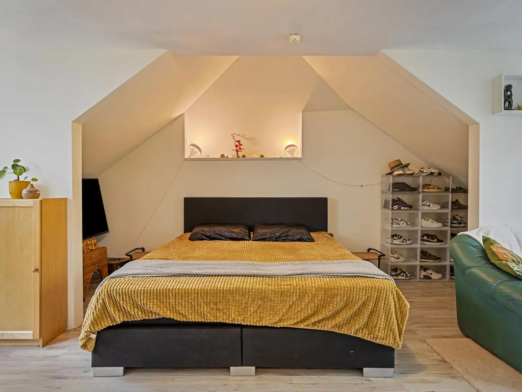 De Stille Wille 26, OOST WEST EN MIDDELBEERS