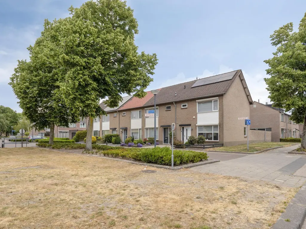 Bizetstraat 2, WAALWIJK