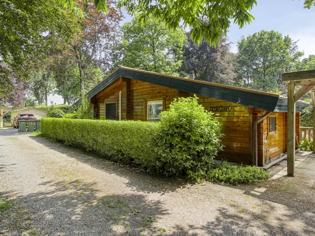 De Stille Wille 278, OOST WEST EN MIDDELBEERS