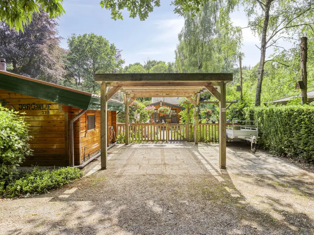 De Stille Wille 278, OOST WEST EN MIDDELBEERS