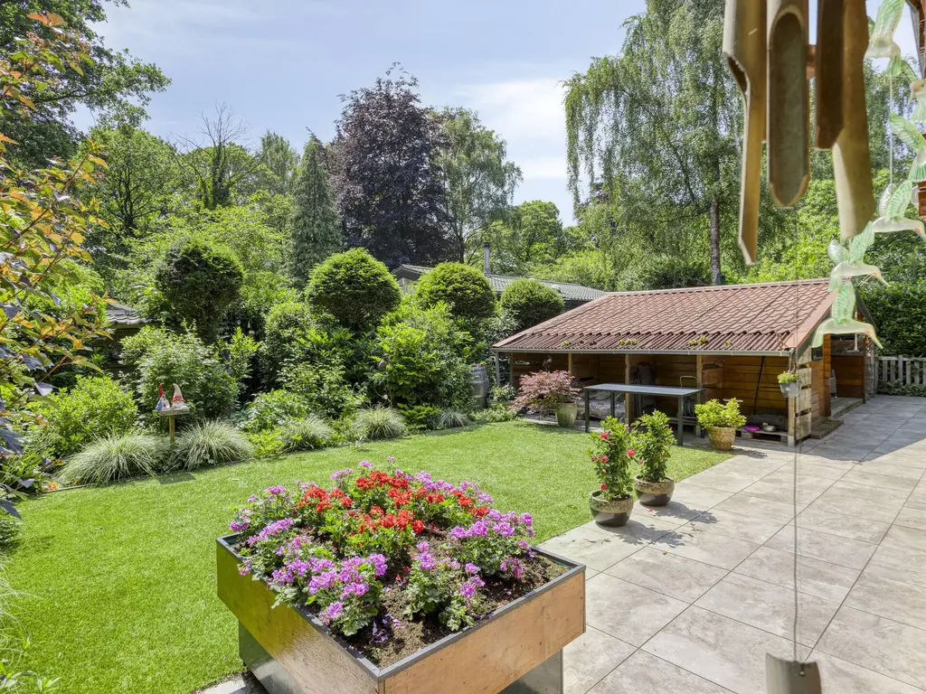 De Stille Wille 278, OOST WEST EN MIDDELBEERS