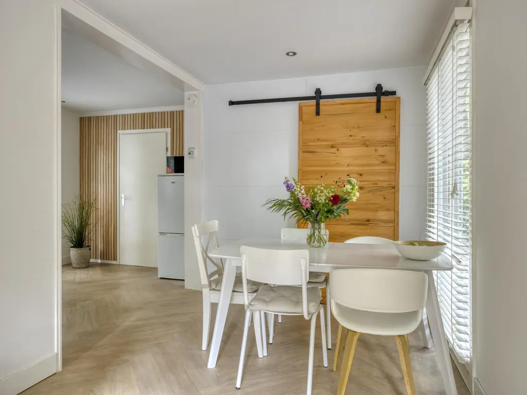 De Stille Wille 49, OOST WEST EN MIDDELBEERS