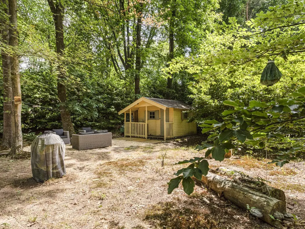 De Stille Wille 49, OOST WEST EN MIDDELBEERS