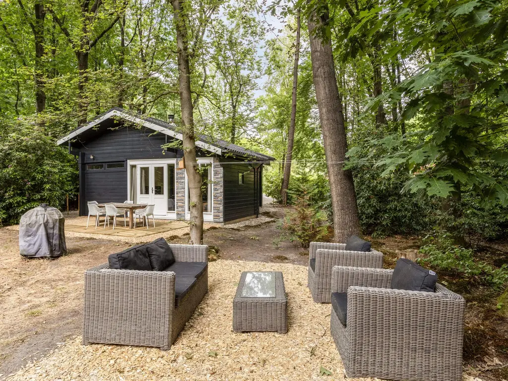 De Stille Wille 49, OOST WEST EN MIDDELBEERS