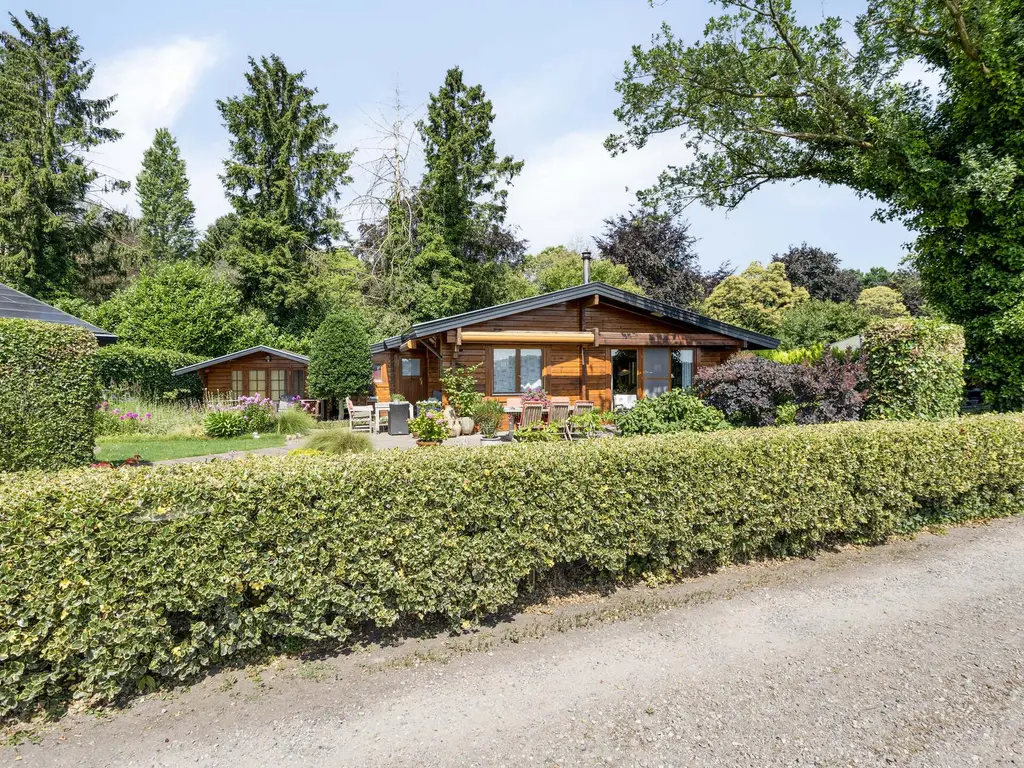 De Stille Wille 317, OOST WEST EN MIDDELBEERS