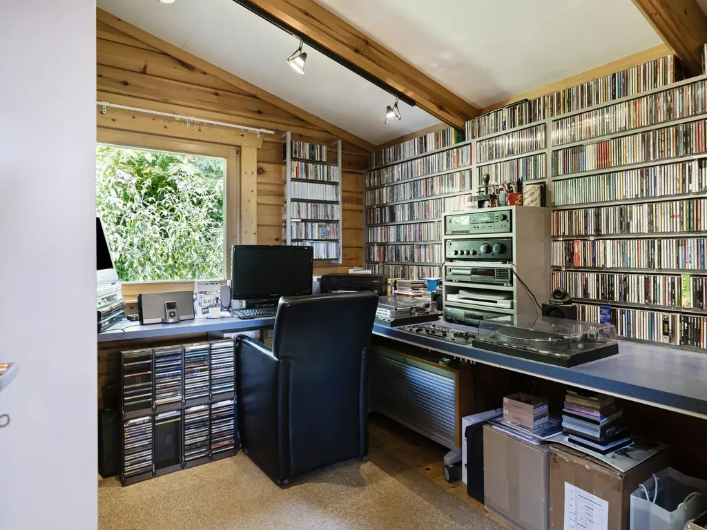 De Stille Wille 317, OOST WEST EN MIDDELBEERS